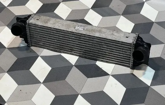 BMW 5 F10 F11 Intercooler radiator 7805629
