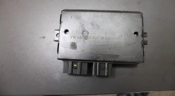 Volkswagen Tiguan Tow bar trailer control unit/module 1K0907383G