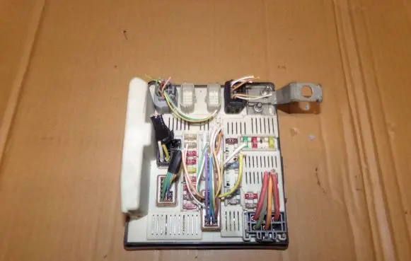 Renault Megane II SAM control unit 8200481863g
