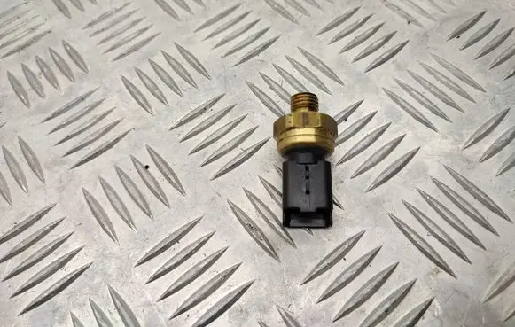 Opel Astra L Oil pressure sensor 9674035780