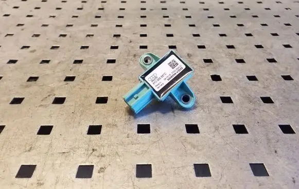 Audi A4 S4 B8 8K Airbag deployment crash/impact sensor 8K0955557C 5WK43809