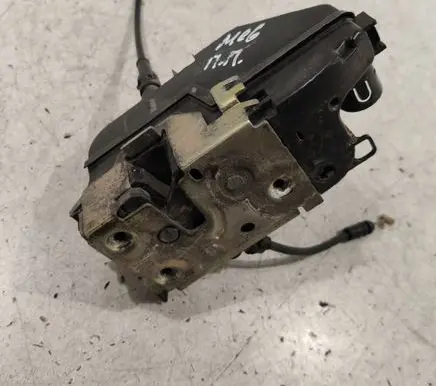 Renault Megane II Front door lock