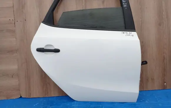 Hyundai i30 Rear door 