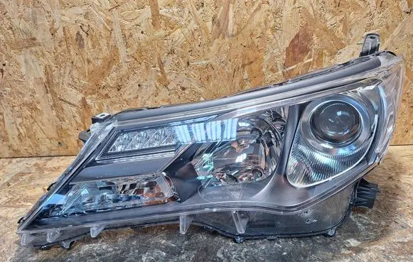 Toyota RAV 4 (XA40) Headlight/headlamp