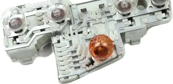 Volkswagen PASSAT B5.5 Tail light bulb cover holder 3B5945258B