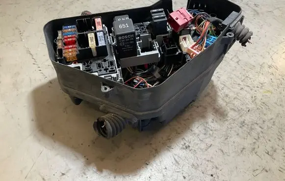 Audi Q7 4L Fuse module