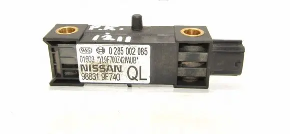 Nissan Primera Airbag deployment crash/impact sensor 0285002085