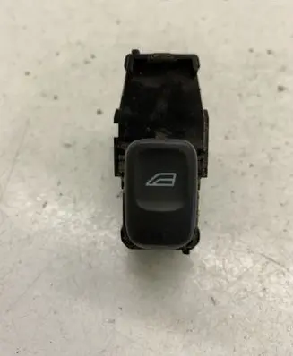 Volvo V70 Electric window control switch 9472275