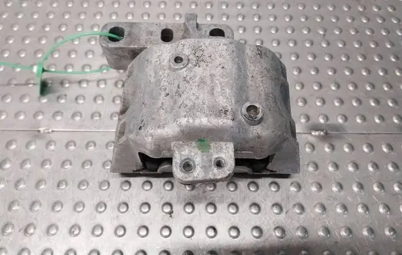 Volkswagen Golf IV Engine mount vacuum valve 1J0199262BF