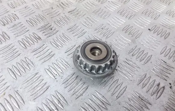 Volkswagen Touareg I Alternator pulley 070903201C F237653