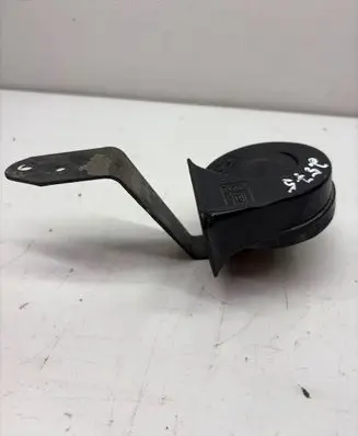 Audi A6 S6 C5 4B Horn signal 4B0951221