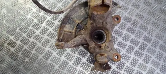 Volkswagen Golf Plus Front wheel hub