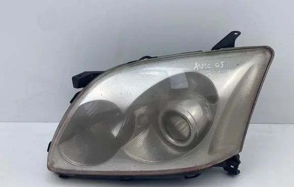 Toyota Avensis T250 Headlight/headlamp