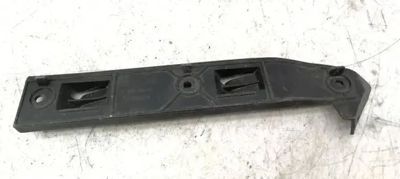 Front bumper mounting bracket