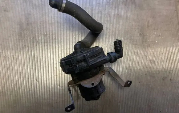 BMW X5 E53 Secondary air pump 1707589 72185239 1437910