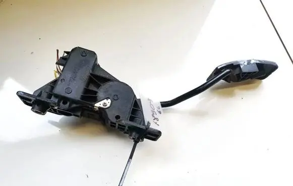 Mitsubishi Grandis Accelerator throttle pedal apm30005 apm30-005