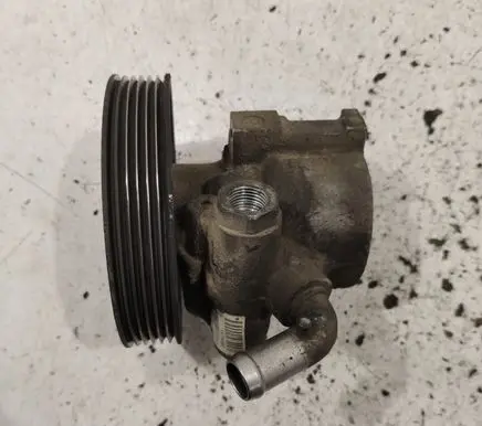 Citroen Xsara Picasso Power steering pump 9665709080