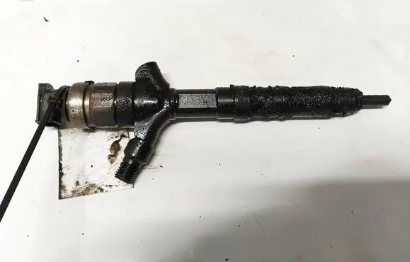 Toyota Corolla Verso AR10 Fuel injector 236700G010