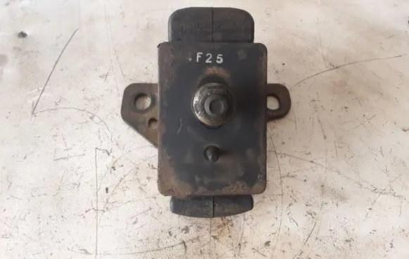 KIA Sorento Engine mount bracket 218123E150