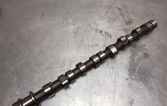 Hyundai Terracan Camshaft MD302333 CAM734
