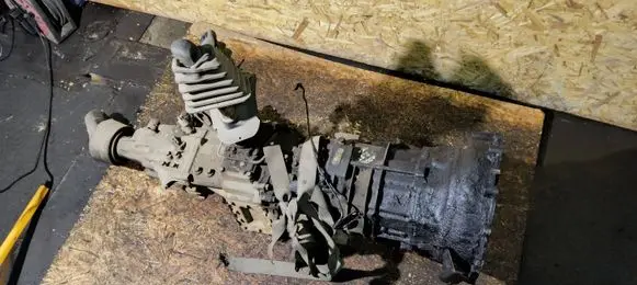 Mitsubishi Pajero Manual 5 speed gearbox