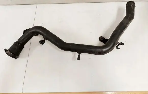 Audi Q7 4L Intercooler hose/pipe 7L6145770M