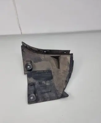 Front wheel arch liner splash guards