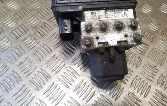 Toyota Avensis Verso ABS Pump 4451044050 8954144050