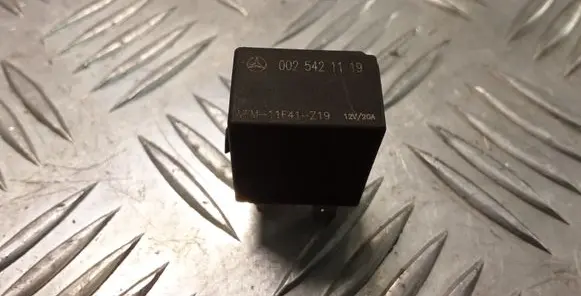 Mercedes-Benz C W203 Other relay 0025421119