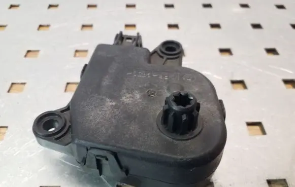 Chrysler Grand Voyager IV Air flap motor/actuator 04885465AAC 58024E
