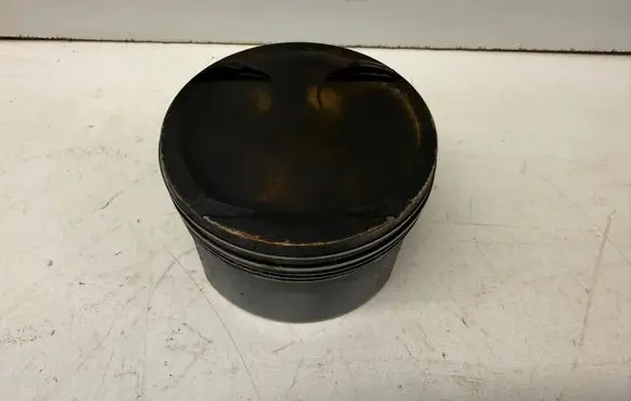 Mercedes-Benz C W204 Piston A2710304817 2710304817 A2710307017