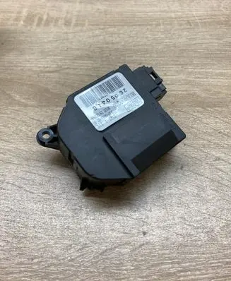 Renault Megane II Air flap motor/actuator M030990Q 2605041B