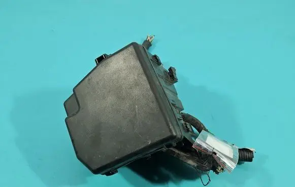 Toyota Yaris Fuse box set 821110DM01A IMPRK1471161