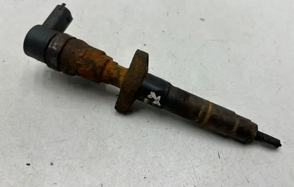 Fuel injector
