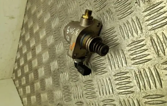 Audi A6 S6 C7 4G Fuel injection high pressure pump 06L127027