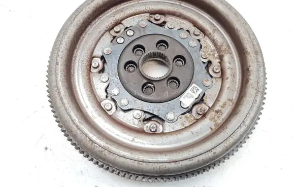 Volkswagen Tiguan Flywheel 04E105266E