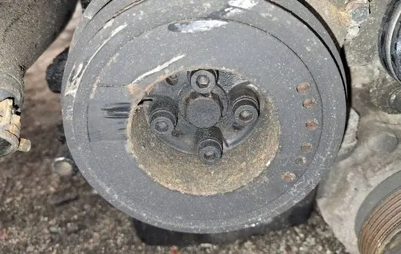 Volkswagen Golf IV Crankshaft pulley
