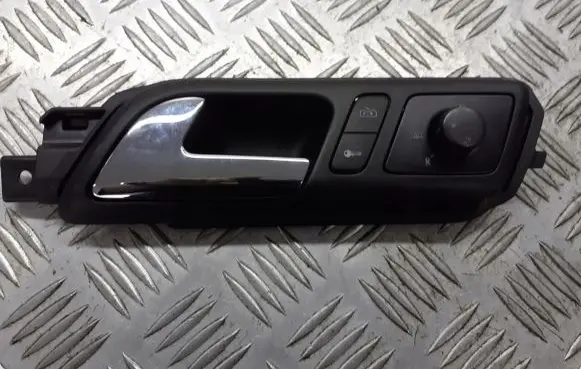 Volkswagen Polo IV 9N3 Front door interior handle 6Q1837247G