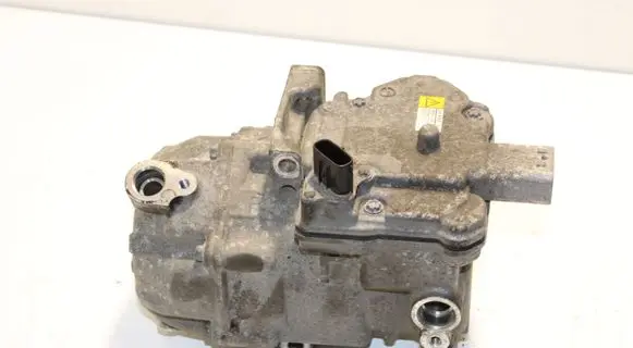 Toyota Auris E180 Air conditioning (A/C) compressor (pump) 0422001330