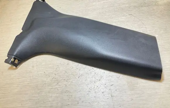Nissan Leaf II (ZE1) (B) pillar trim (bottom) 769153NL0A