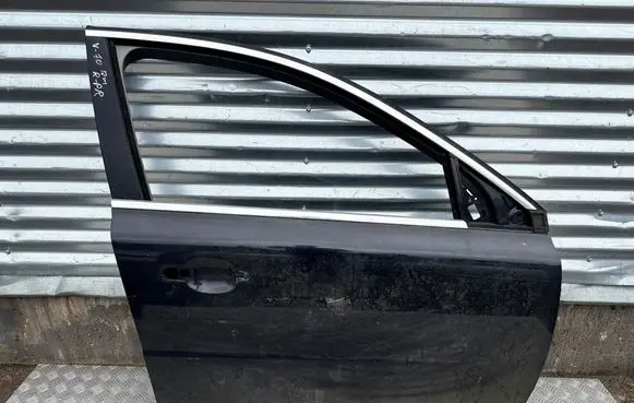 Volvo V70 Front door