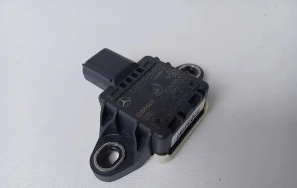 Mercedes-Benz E C207 W207 ESP acceleration yaw rate sensor A0009059101