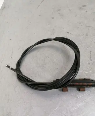 Skoda Superb B6 (3T) Engine bonnet/hood lock release cable 3T0823335A
