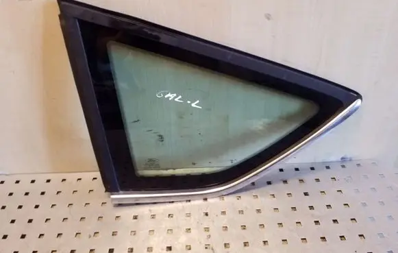 Ford Kuga I Rear side window E943R000016