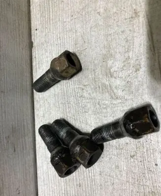 Citroen C3 Aircross Nuts/bolts 