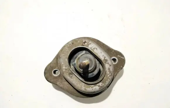 Engine mount bracket