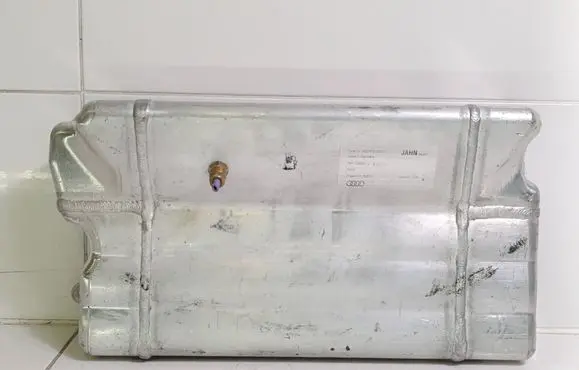 Audi A6 C7 Air suspension tank/reservoir 4G0616203C