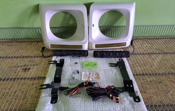 Mercedes-Benz G W461 W463 1st Gen Under headlight/headlamp trim A4638840174 A4638840274 4638840174