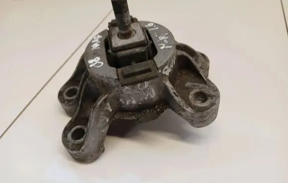 Mini Cooper Hatch Hardtop Engine mount bracket