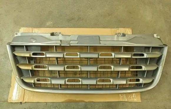 Renault Master III Front bumper upper radiator grill 623100256R